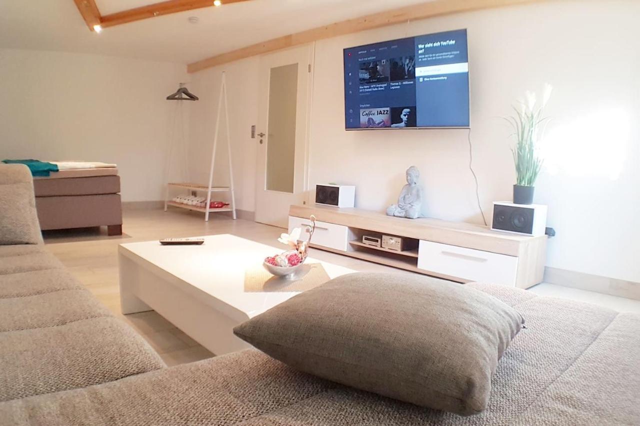 Moderne Kellerwohnung Fuer Handwerker Zwischen Braunschweig Und Wolfsburg, Mit Internet, Kueche, Parkplatz, 24H Check-In Schandelah Buitenkant foto