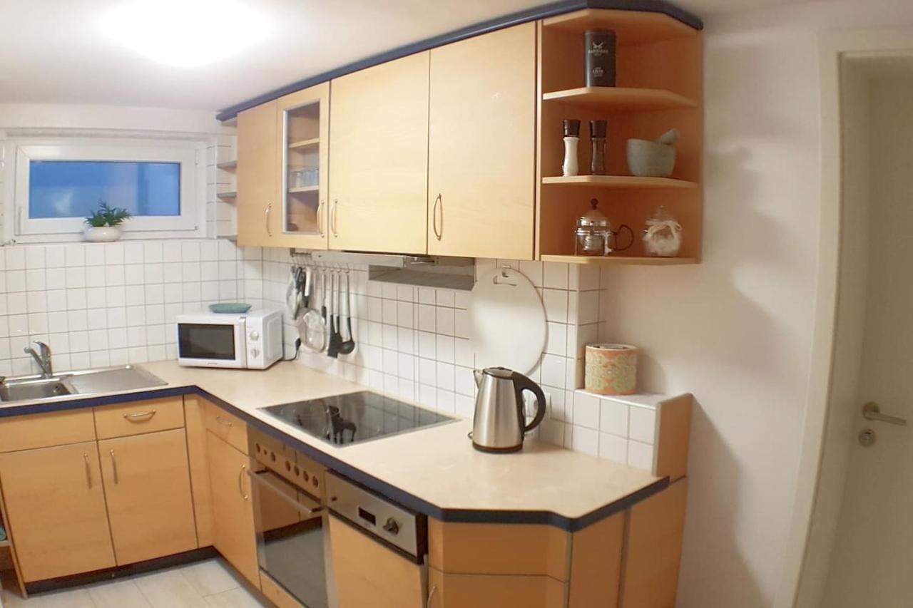 Moderne Kellerwohnung Fuer Handwerker Zwischen Braunschweig Und Wolfsburg, Mit Internet, Kueche, Parkplatz, 24H Check-In Schandelah Buitenkant foto